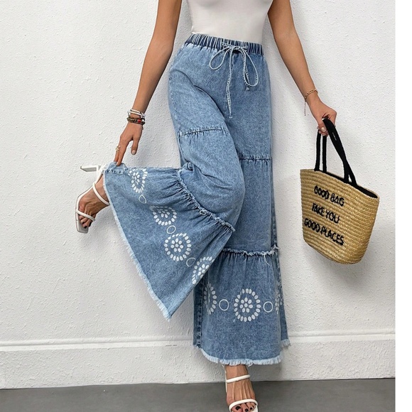 Boho Light Wash Stretchy Waist Floral Print Wide leg Denim Pants - Picture 5 of 5